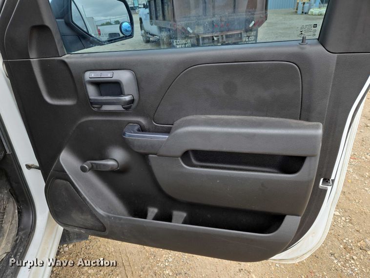 image for item EO0953 2017 Chevrolet Silverado 1500 pickup truck