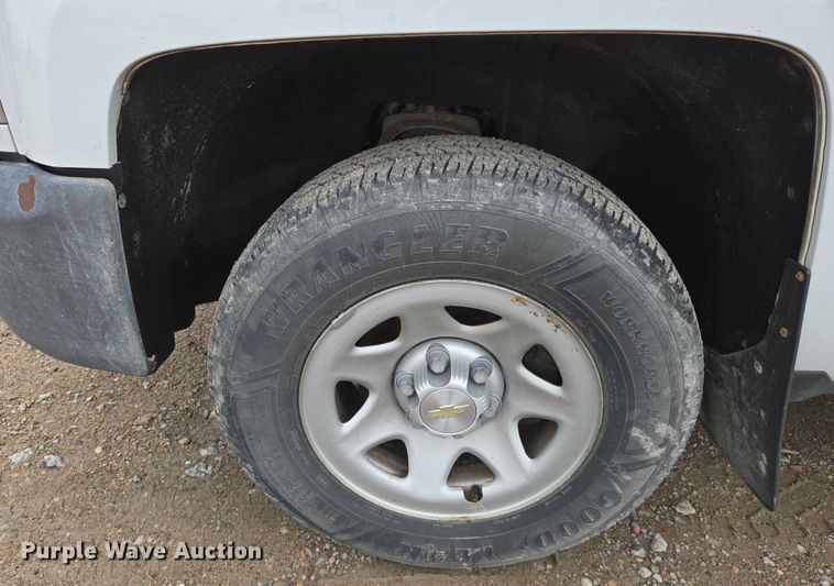 image for item EO0953 2017 Chevrolet Silverado 1500 pickup truck