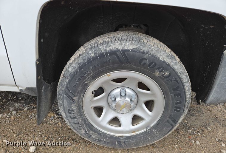 image for item EO0953 2017 Chevrolet Silverado 1500 pickup truck