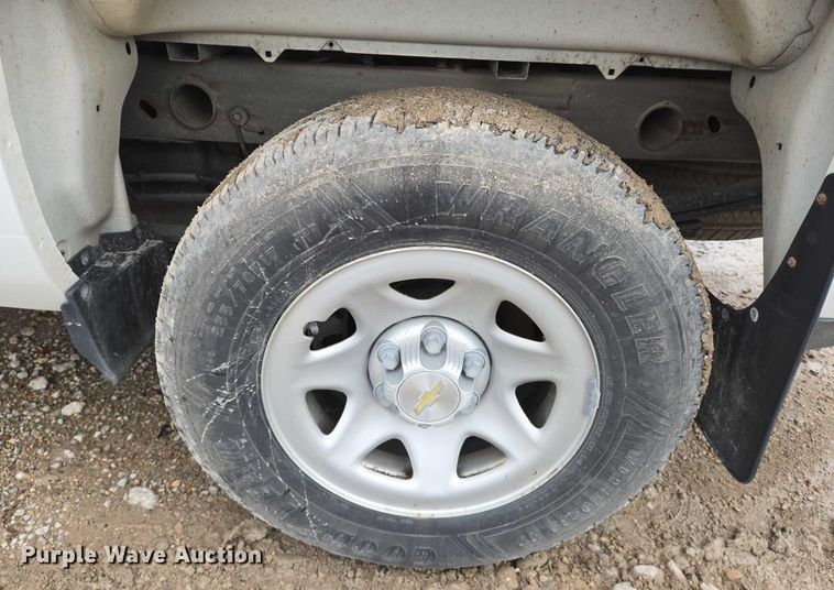 image for item EO0953 2017 Chevrolet Silverado 1500 pickup truck