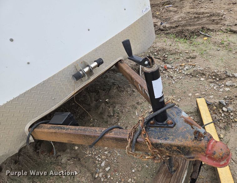 image for item EO0955 2011 International enclosed cargo trailer