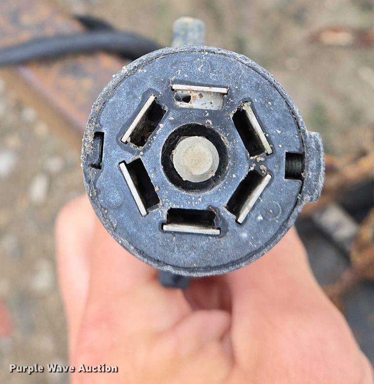 image for item EO0955 2011 International enclosed cargo trailer