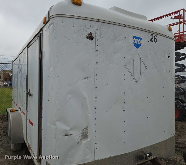image for item EO0955 2011 International enclosed cargo trailer