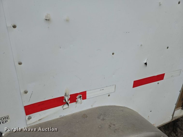 image for item EO0955 2011 International enclosed cargo trailer