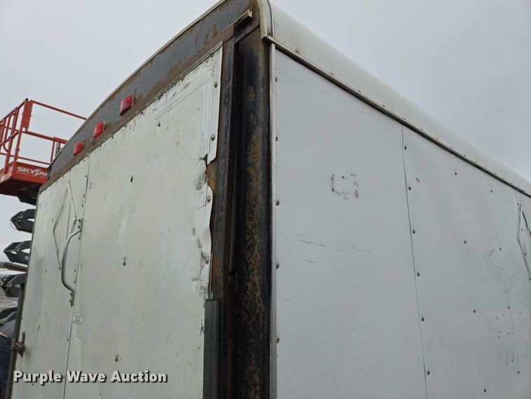 image for item EO0955 2011 International enclosed cargo trailer