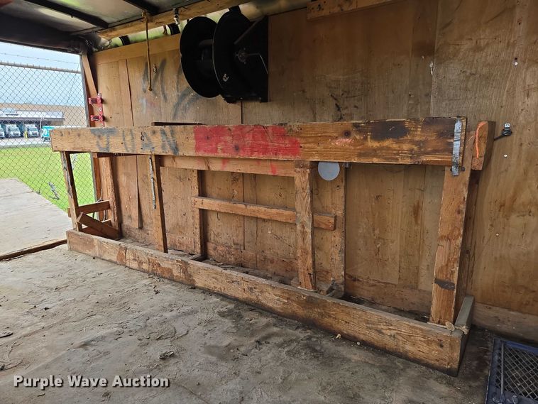 image for item EO0955 2011 International enclosed cargo trailer