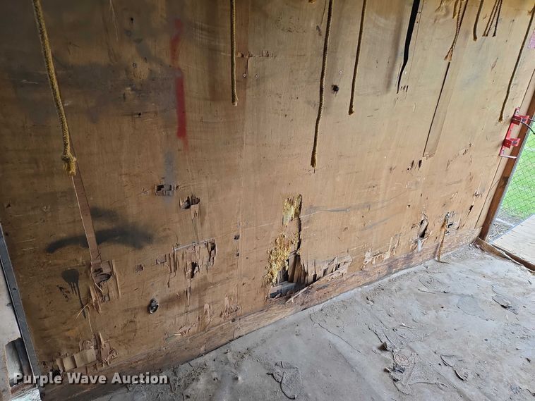 image for item EO0955 2011 International enclosed cargo trailer