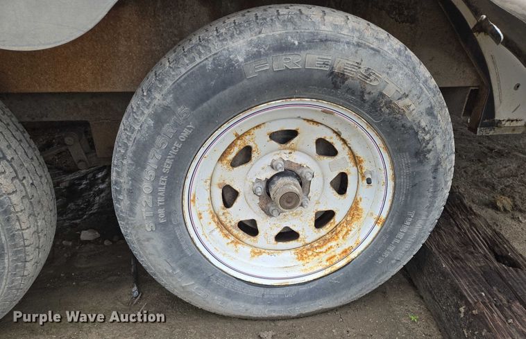 image for item EO0955 2011 International enclosed cargo trailer