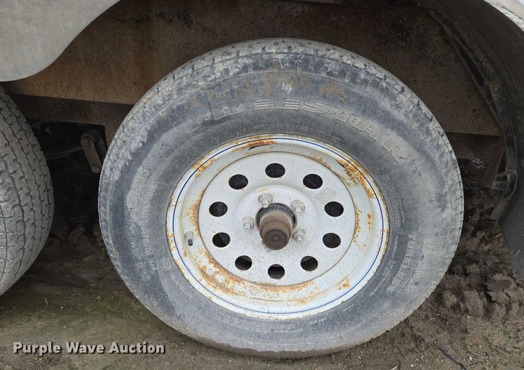 image for item EO0955 2011 International enclosed cargo trailer