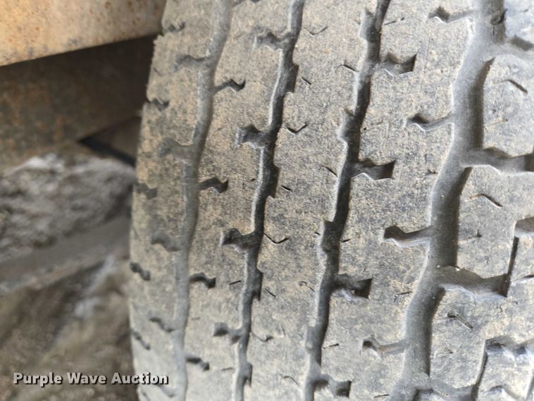 image for item EO0955 2011 International enclosed cargo trailer