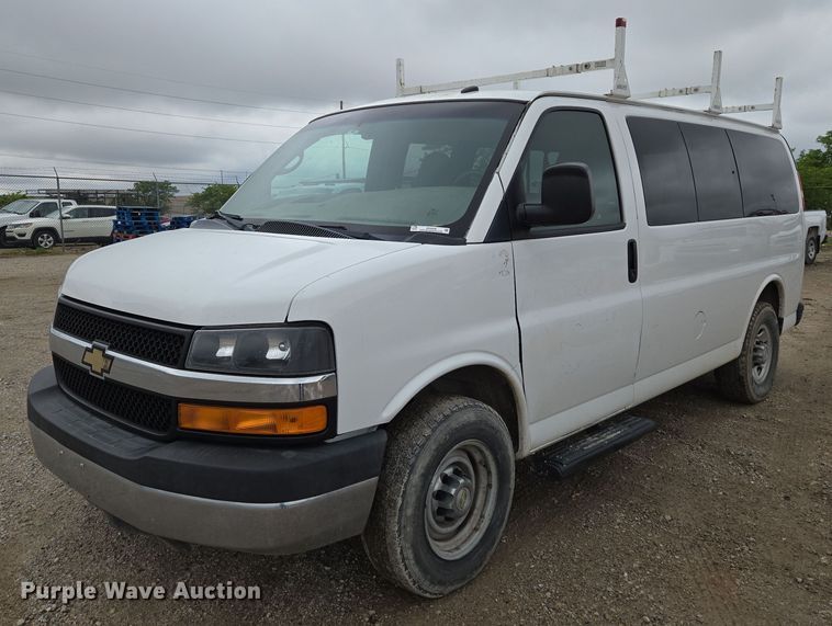 image for item EO0956 2015 Chevrolet Express 3500 van