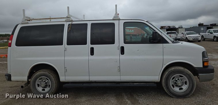 image for item EO0956 2015 Chevrolet Express 3500 van