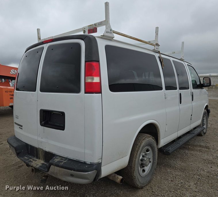 image for item EO0956 2015 Chevrolet Express 3500 van