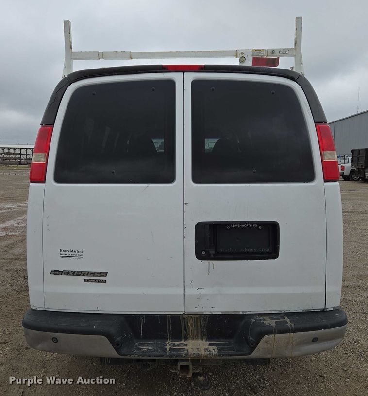 image for item EO0956 2015 Chevrolet Express 3500 van