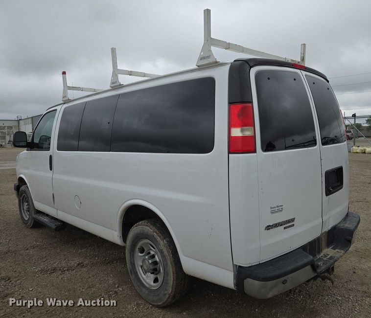 image for item EO0956 2015 Chevrolet Express 3500 van