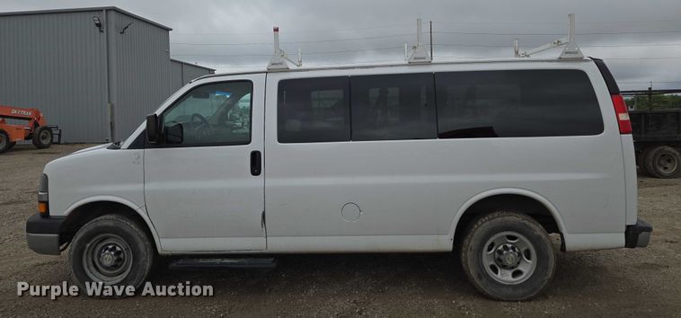 image for item EO0956 2015 Chevrolet Express 3500 van