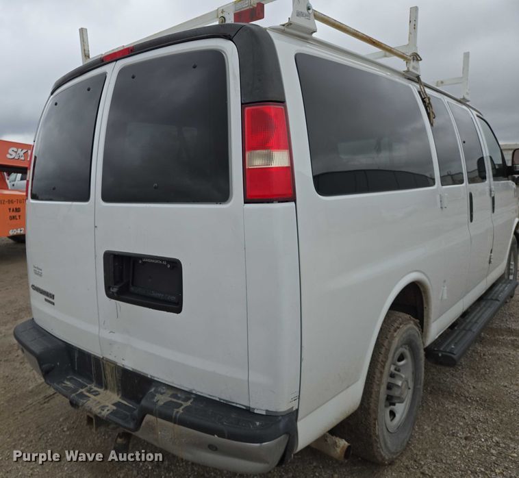 image for item EO0956 2015 Chevrolet Express 3500 van