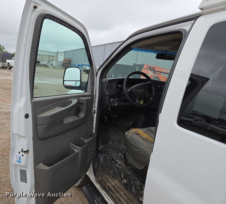 image for item EO0956 2015 Chevrolet Express 3500 van