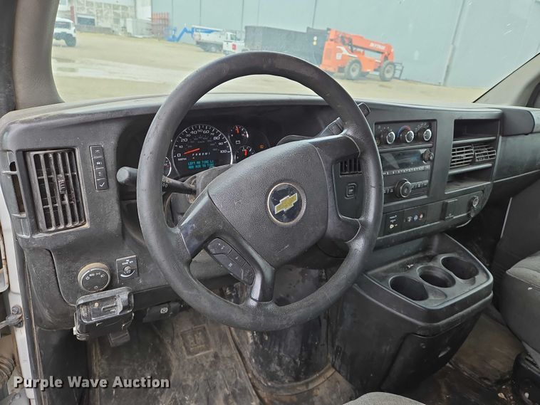 image for item EO0956 2015 Chevrolet Express 3500 van
