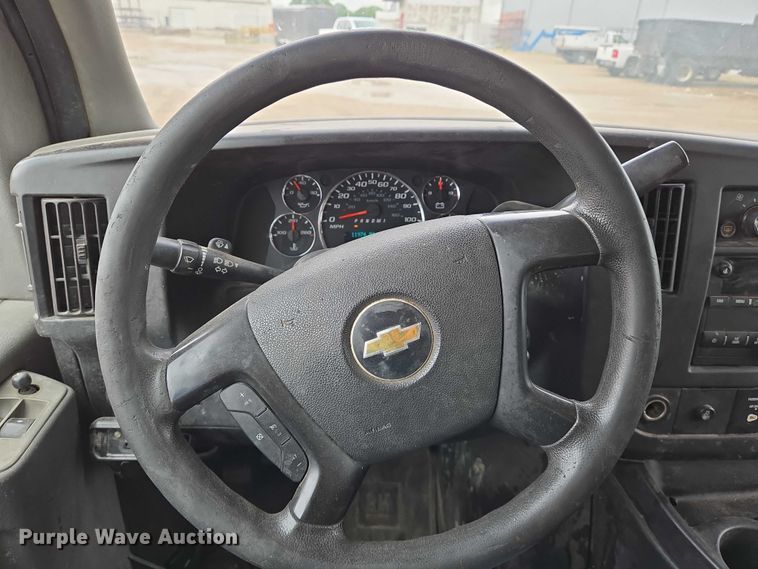 image for item EO0956 2015 Chevrolet Express 3500 van