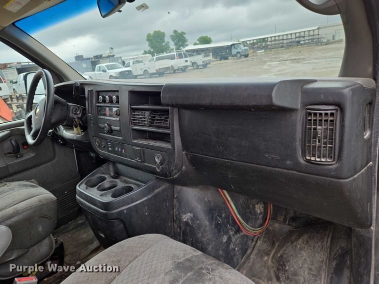 image for item EO0956 2015 Chevrolet Express 3500 van