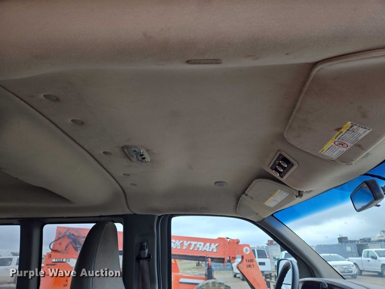 image for item EO0956 2015 Chevrolet Express 3500 van