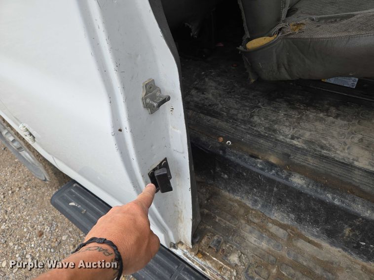 image for item EO0956 2015 Chevrolet Express 3500 van