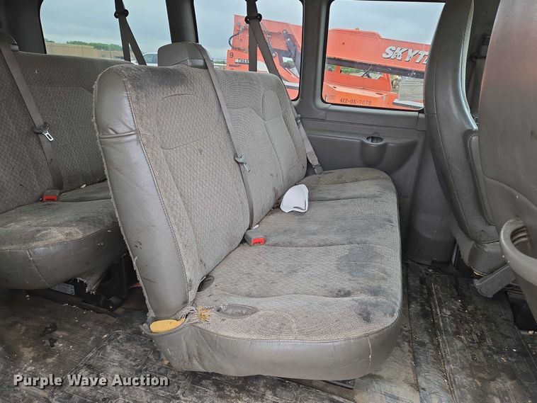 image for item EO0956 2015 Chevrolet Express 3500 van