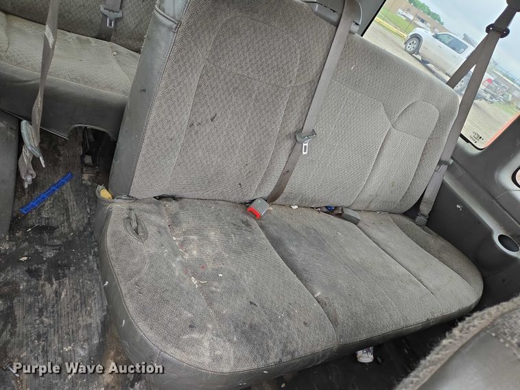 image for item EO0956 2015 Chevrolet Express 3500 van