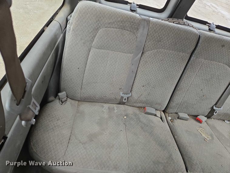 image for item EO0956 2015 Chevrolet Express 3500 van