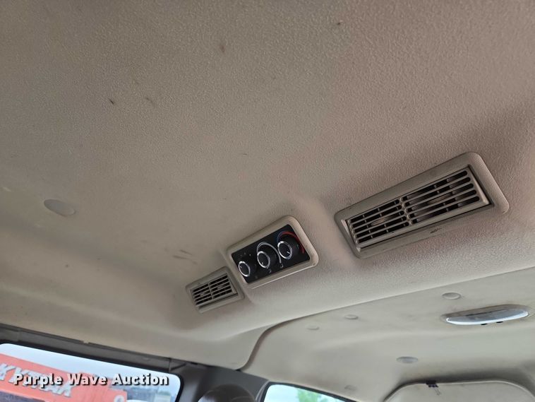 image for item EO0956 2015 Chevrolet Express 3500 van