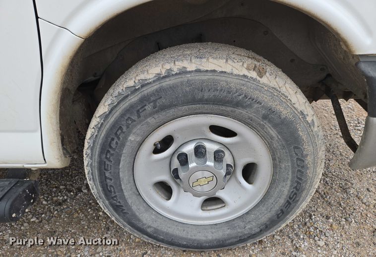 image for item EO0956 2015 Chevrolet Express 3500 van