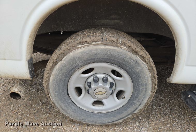 image for item EO0956 2015 Chevrolet Express 3500 van