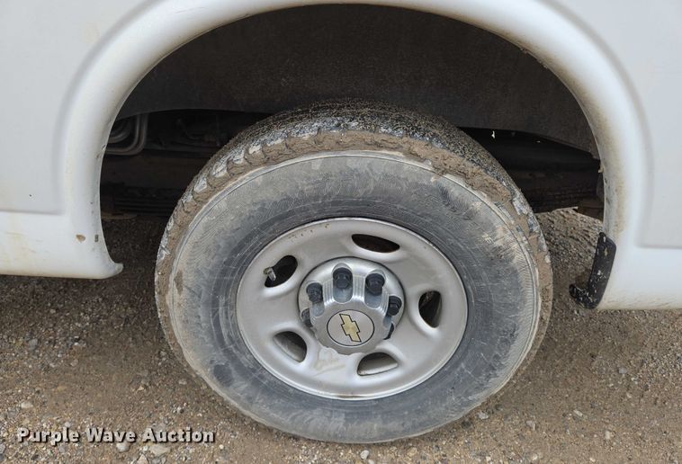 image for item EO0956 2015 Chevrolet Express 3500 van