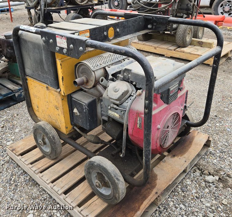 image for item EO0965 Winco WH12000HE/E generator