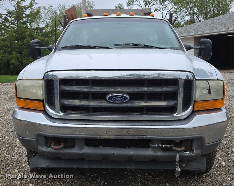 image for item EO1006 2001 Ford F450 Super Duty flatbed truck