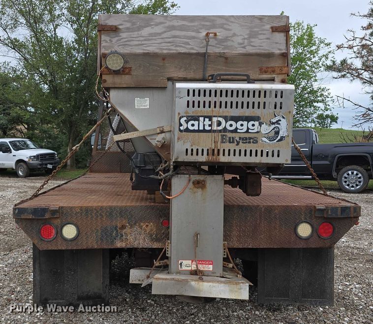 image for item EO1006 2001 Ford F450 Super Duty flatbed truck