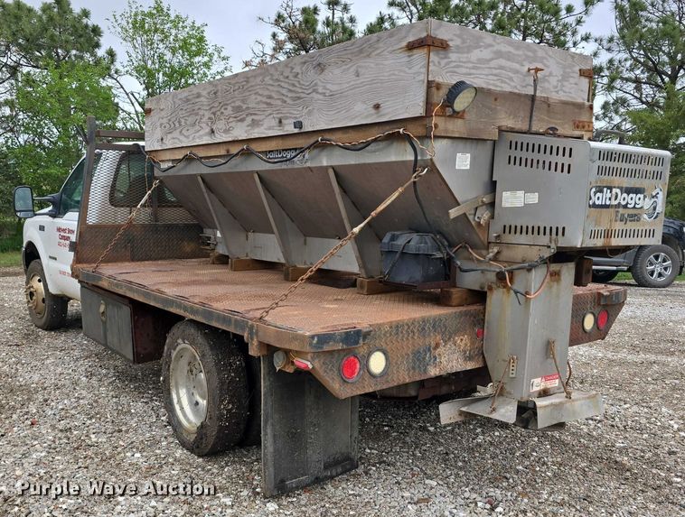 image for item EO1006 2001 Ford F450 Super Duty flatbed truck