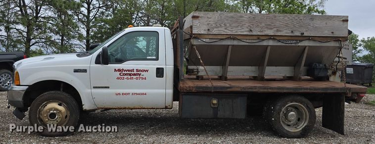 image for item EO1006 2001 Ford F450 Super Duty flatbed truck