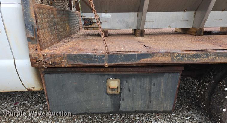 image for item EO1006 2001 Ford F450 Super Duty flatbed truck