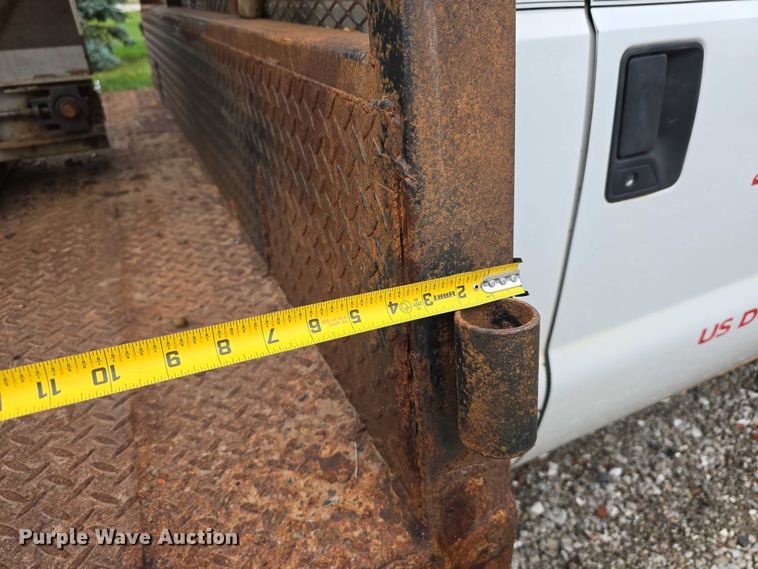 image for item EO1006 2001 Ford F450 Super Duty flatbed truck