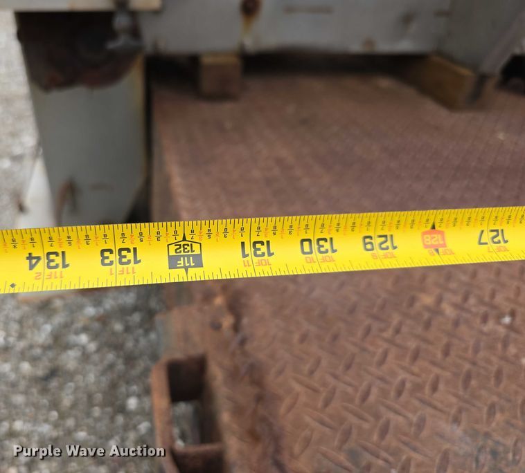 image for item EO1006 2001 Ford F450 Super Duty flatbed truck