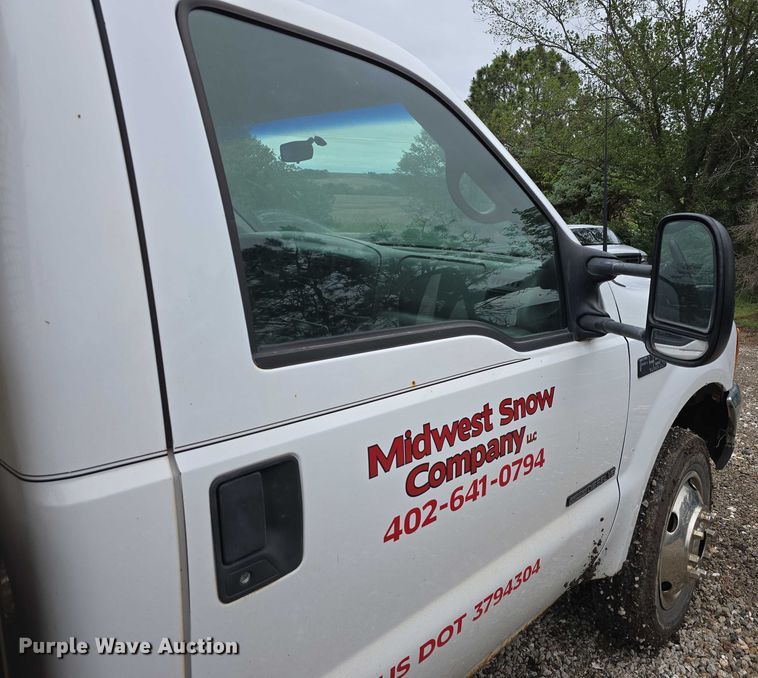 image for item EO1006 2001 Ford F450 Super Duty flatbed truck