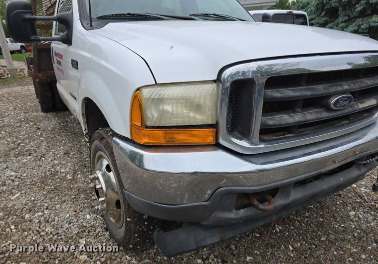 image for item EO1006 2001 Ford F450 Super Duty flatbed truck