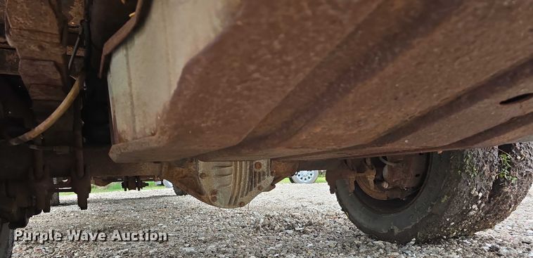 image for item EO1006 2001 Ford F450 Super Duty flatbed truck