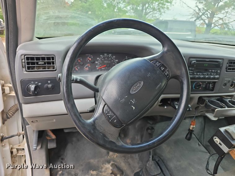 image for item EO1006 2001 Ford F450 Super Duty flatbed truck