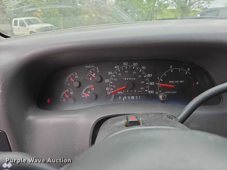 image for item EO1006 2001 Ford F450 Super Duty flatbed truck