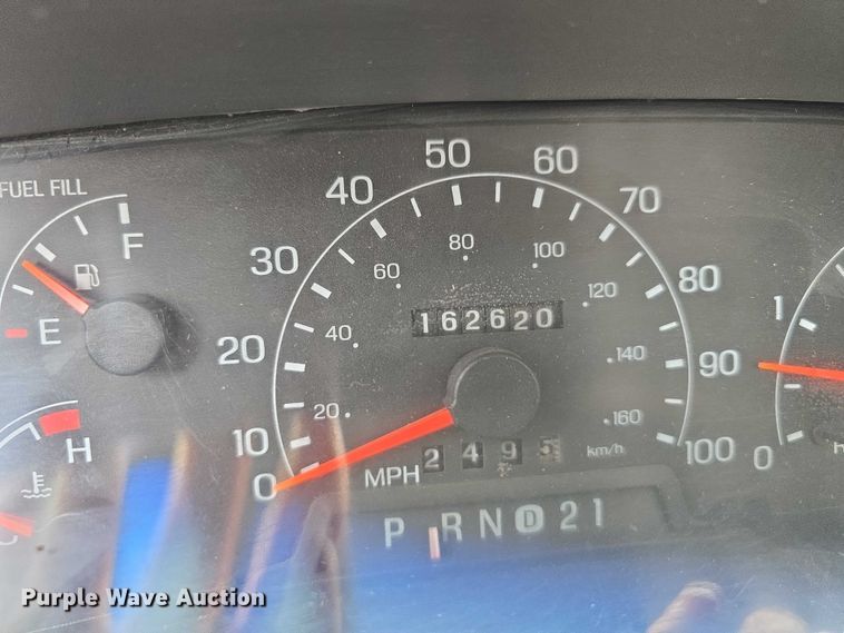 image for item EO1006 2001 Ford F450 Super Duty flatbed truck