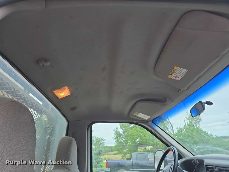 image for item EO1006 2001 Ford F450 Super Duty flatbed truck