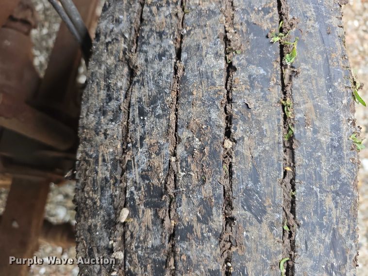 image for item EO1006 2001 Ford F450 Super Duty flatbed truck